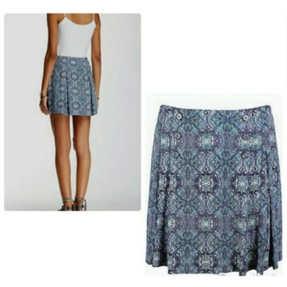 Free People Dresses & Skirts - Free People Purple/Blue Print Pleated Mini-skirt size 10.